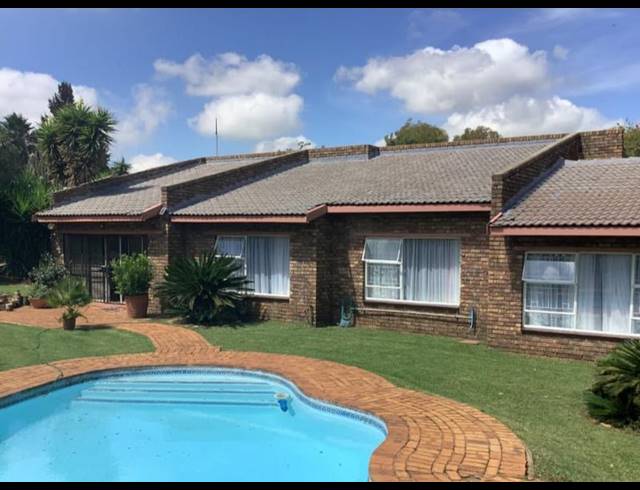 4 BEDROOM HOUSE FOR SALE IN BRACKENHURST